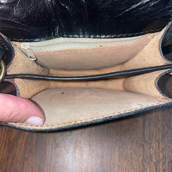 Florence Made in Italy Crossbody - Picture 8 of 10